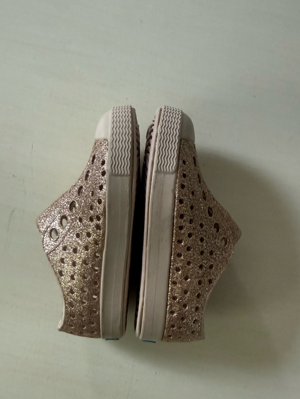 Native Kids Glitter Slip-On Sneakers in Rose Gold